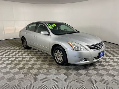 Used 2011 Nissan Altima 2.5 S FWD image 16