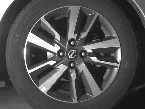 Used 2025 Nissan Versa SV FWD image 13