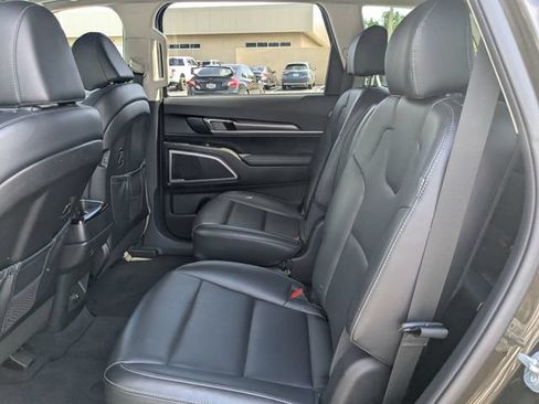 Used 2023 Kia Telluride S w/ S Sunroof Package FWD image 15