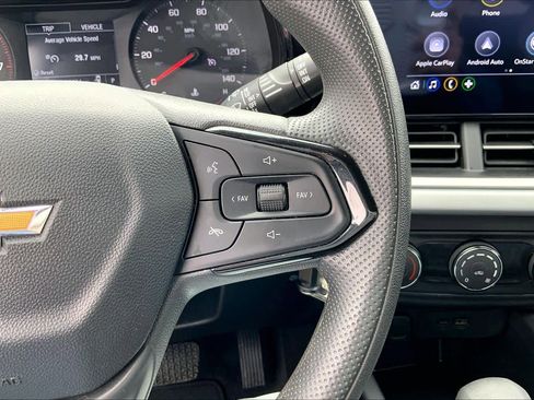 Used 2025 Chevrolet Trax LS FWD image 25