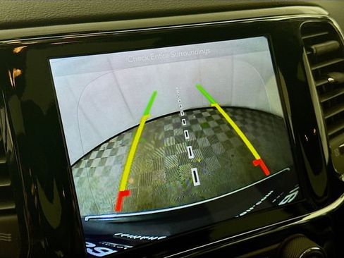 Used 2019 Jeep Grand Cherokee Limited image 14