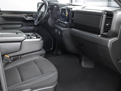 Used 2024 Chevrolet Silverado 1500 LT AWD/4WD image 40