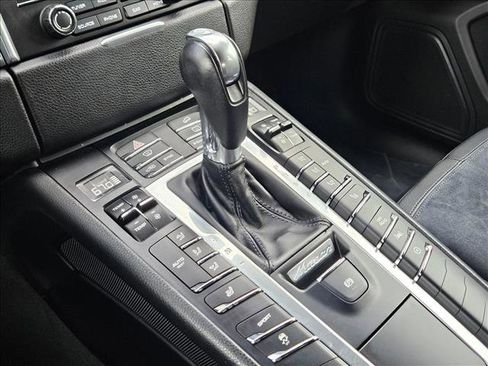 Used 2017 Porsche Macan image 12