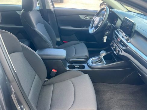 Certified 2023 Kia Forte LXS FWD image 16