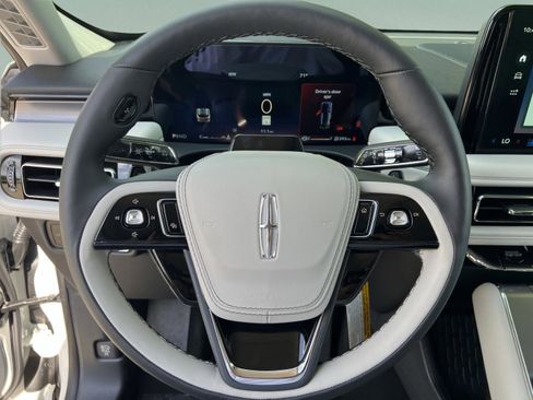 New 2026 Lincoln Aviator 2WD image 10