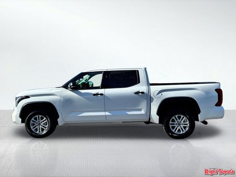 Used 2023 Toyota Tundra SR5 w/ SR5 Convenience Package RWD image 2