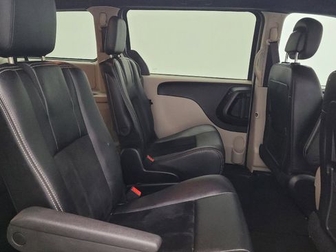 Used 2018 Dodge Grand Caravan SXT FWD image 19
