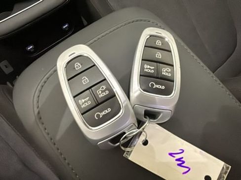 Used 2024 Hyundai Ioniq 5 SE AWD/4WD image 21