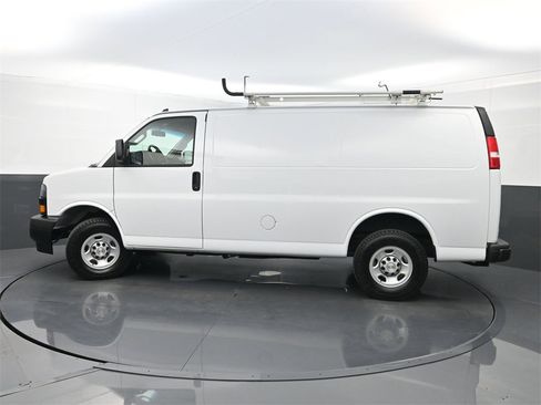 Used 2022 Chevrolet Express 2500 w/ Driver Convenience Package image 37