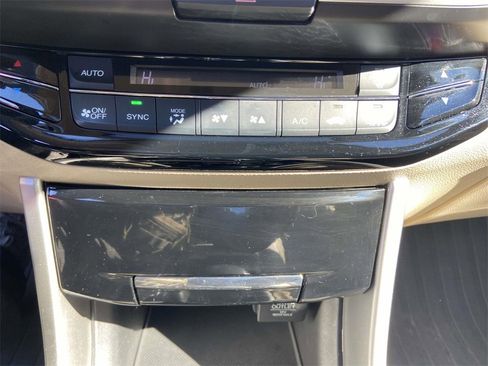 Used 2016 Honda Accord Touring image 25