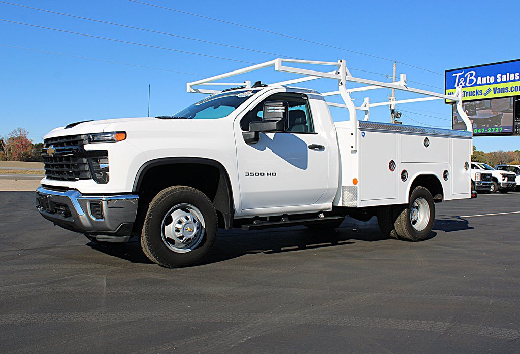Used 2024 Chevrolet Silverado 3500 W/T w/ Snow Plow Prep Package AWD/4WD image 2