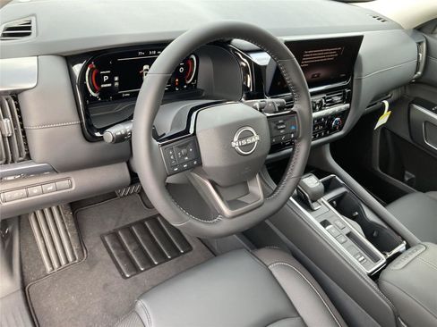 New 2026 Nissan Pathfinder SL FWD image 12