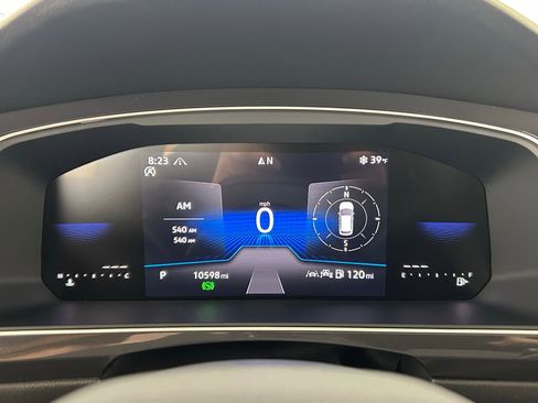 Used 2024 Volkswagen Tiguan SE R-Line w/ MDO Package, Two-Row image 14