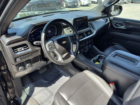 Used 2023 Chevrolet Suburban LT RWD image 21