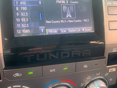 Used 2015 Toyota Tundra SR w/ Tow Package image 28