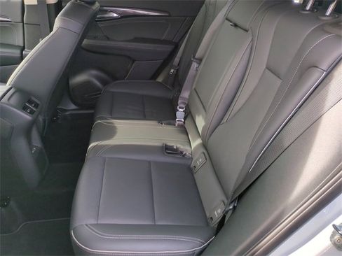 Used 2023 Buick Envision Essence image 22