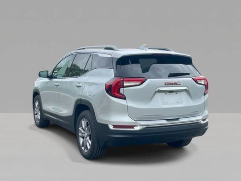 Used 2022 GMC Terrain SLT w/ Infotainment Package II AWD/4WD image 5