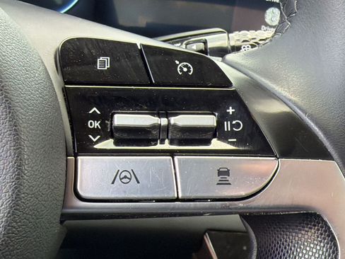 Used 2023 Hyundai Elantra SEL w/ Convenience Package FWD image 18