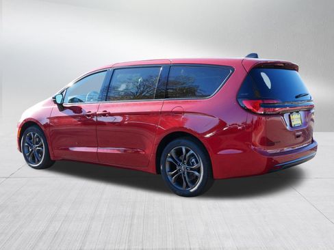 New 2026 Chrysler Pacifica Select image 5