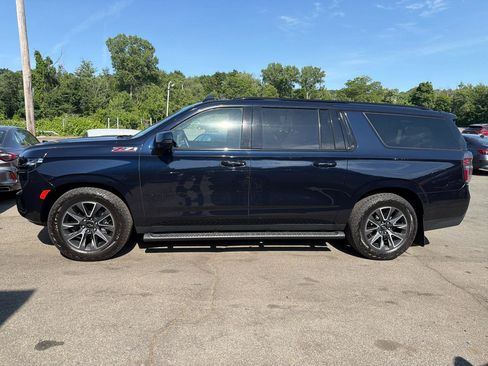 Used 2024 Chevrolet Suburban Z71 w/ Z71 Off-Road Package AWD/4WD image 12