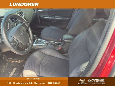 Used 2014 Chrysler 200 LX FWD image 3