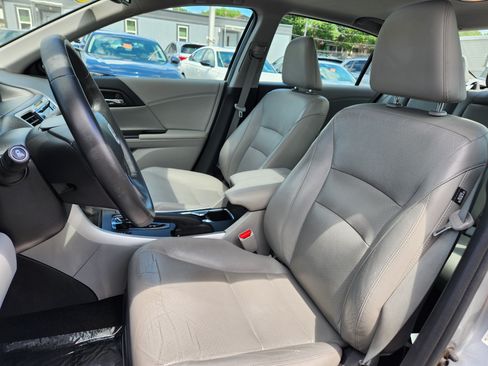 Used 2015 Honda Accord EX-L image 10