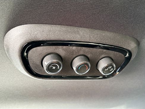 Used 2023 Dodge Durango SXT image 26