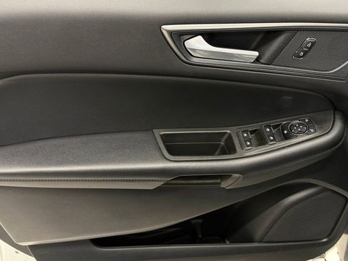 Used 2024 Ford Edge SE image 9