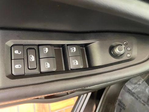 Used 2023 Jeep Grand Cherokee Altitude AWD/4WD image 18