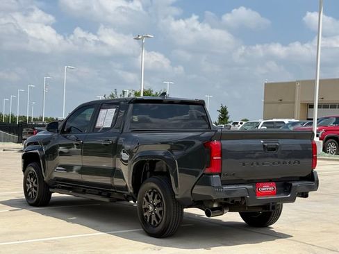 Used 2025 Toyota Tacoma SR5 image 7