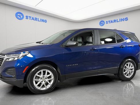 Used 2023 Chevrolet Equinox LS FWD image 2