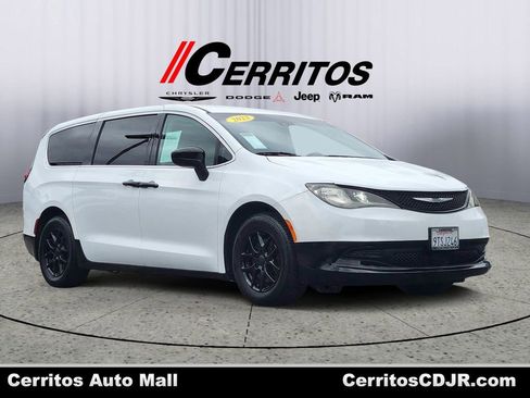 Certified 2023 Chrysler Voyager LX FWD image 1