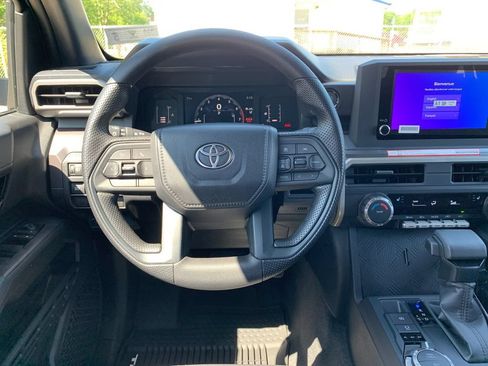 Used 2026 Toyota Tacoma SR5 AWD/4WD image 17