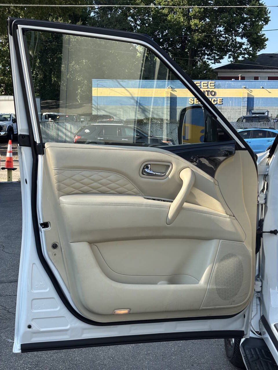 Used 2019 INFINITI QX80 Luxe w/ 22" Wheel Package AWD/4WD image 13