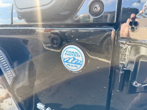 Used 2023 Jeep Wrangler Unlimited Sahara image 10