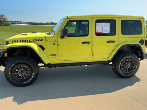 Used 2022 Jeep Wrangler Unlimited Rubicon w/ Trailer Tow Package image 4