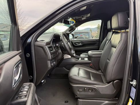 Used 2024 Chevrolet Suburban LT image 12