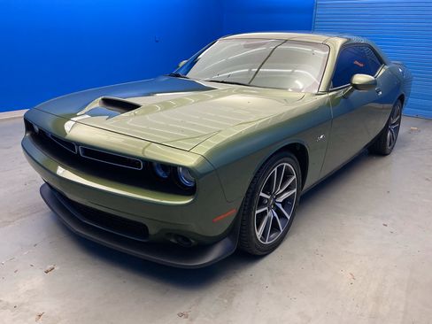 Used 2023 Dodge Challenger R/T RWD image 4