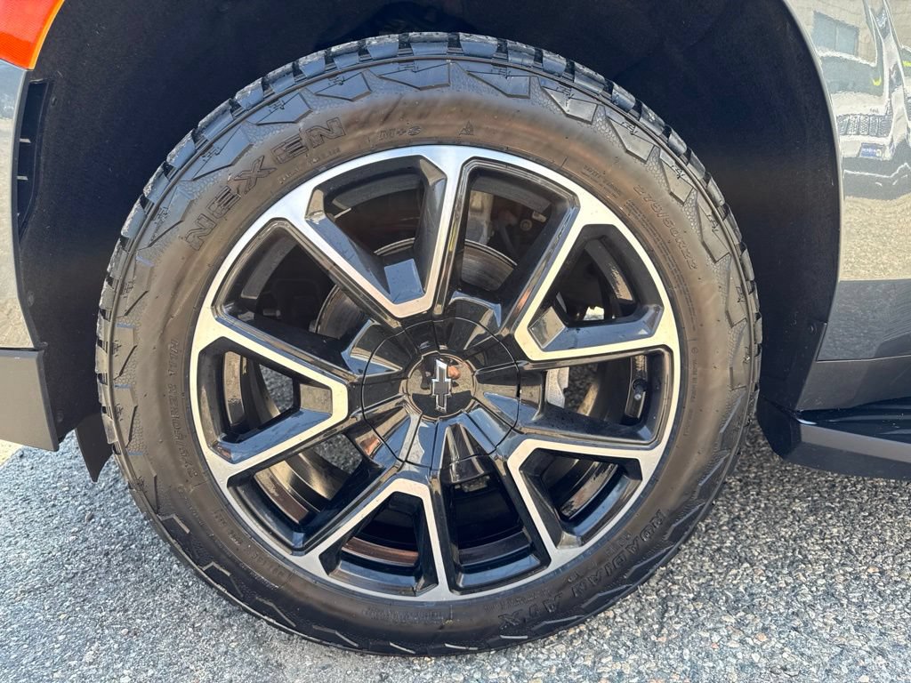 Used 2021 Chevrolet Tahoe RST w/ Luxury Package AWD/4WD image 44
