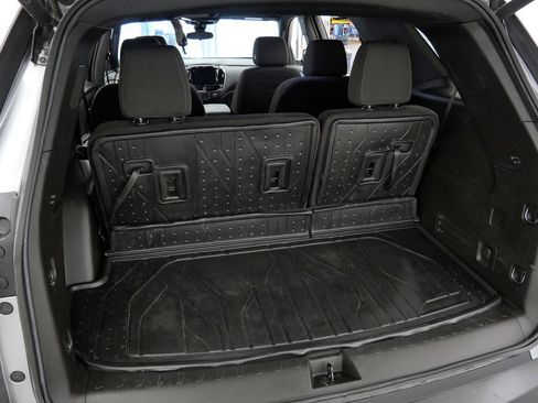 Used 2023 Chevrolet Traverse LT w/ LPO, Floor Liner Package AWD/4WD image 32