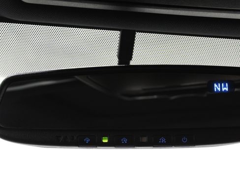 Used 2016 Toyota Tacoma Limited image 28