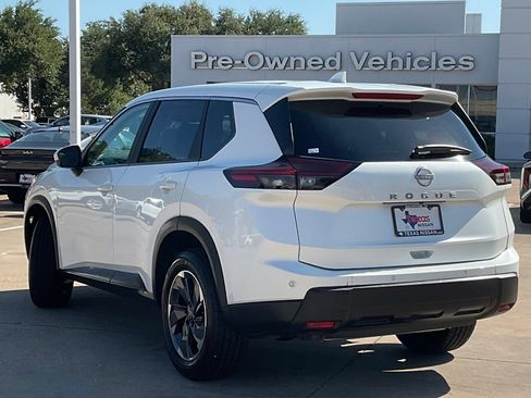 Used 2025 Nissan Rogue SV FWD image 6