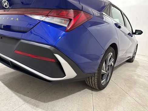 Used 2025 Hyundai Elantra SEL FWD image 23