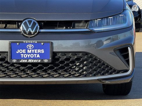 Used 2025 Volkswagen Jetta SE image 5