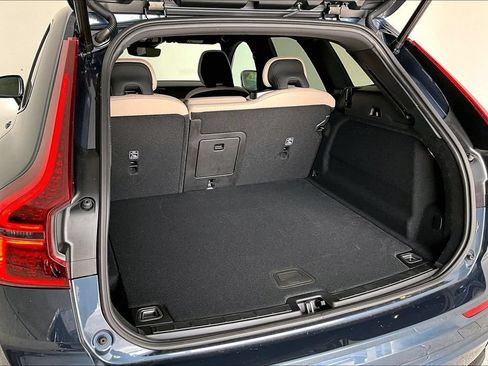 New 2026 Volvo XC60 B5 Core AWD/4WD image 32