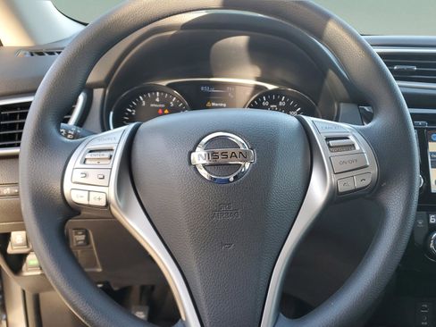 Used 2016 Nissan Rogue SV w/ SV Premium Package image 21