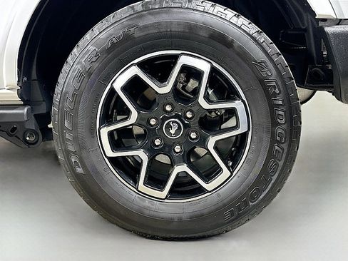 Used 2023 Ford Bronco Outer Banks image 31