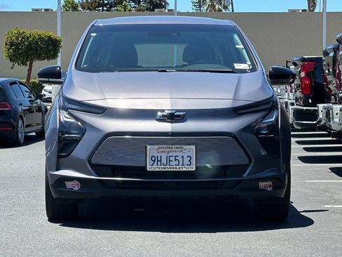 Used 2023 Chevrolet Bolt LT w/ Infotainment Package FWD image 10