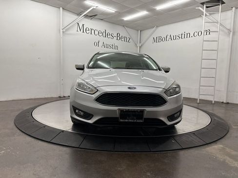 Used 2018 Ford Focus SEL FWD image 2