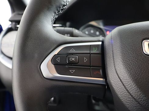 Used 2025 Jeep Compass Latitude AWD/4WD image 41